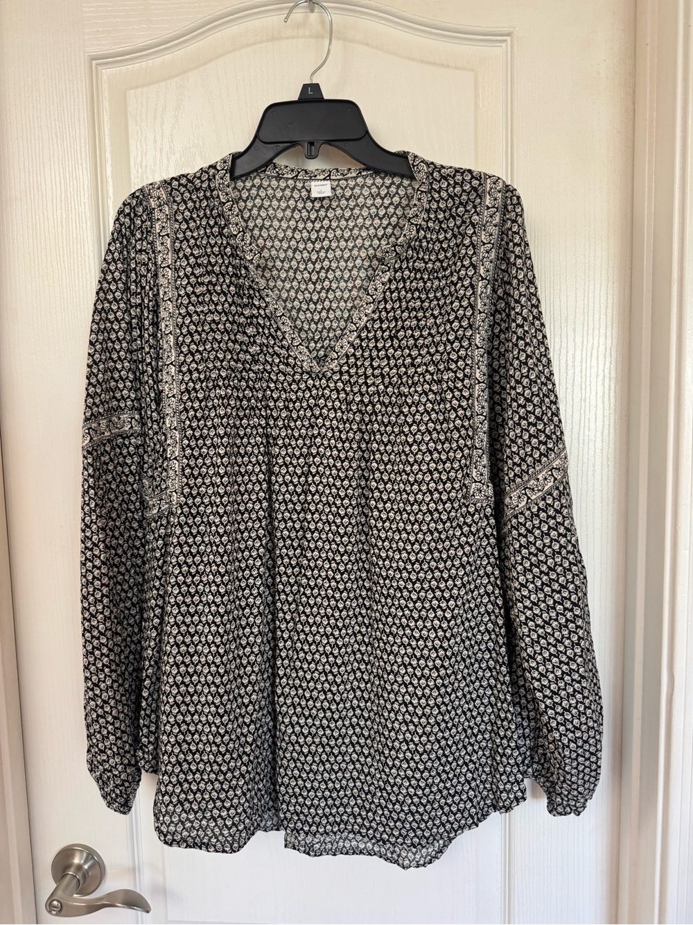 Old Navy Black and White Printed V-Neck Tunic